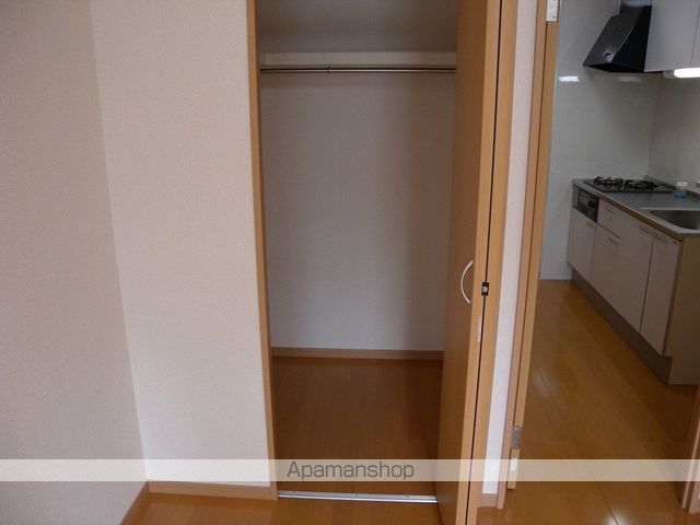 アンプルールフェールバレルコートの内装写真