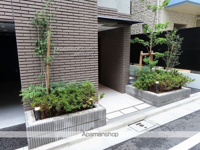 ルネサンスコート池袋の玄関写真