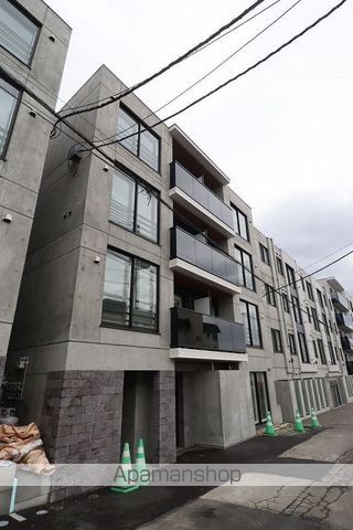 ESPOIR 本郷の玄関写真