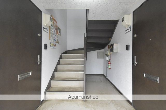 セトル西岡の玄関写真