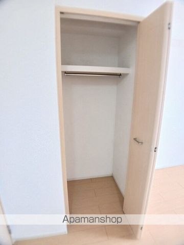 モダン Mの内装写真