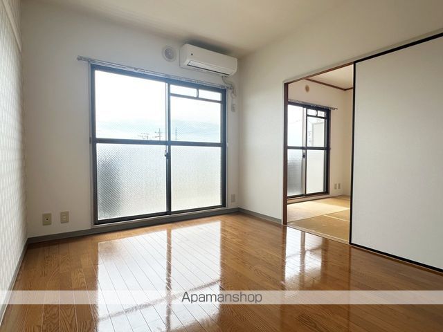 袋井市 3階建 築29年の内装写真