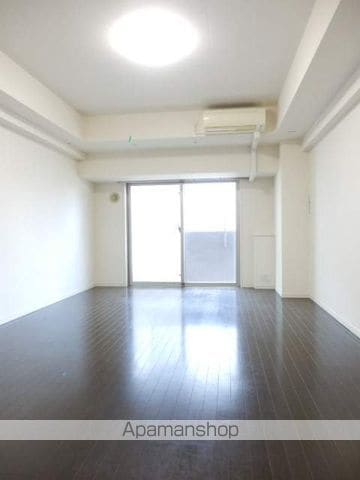 SIDE ONEの内装写真