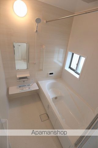 三鷹市 2階建 築4年の内装写真