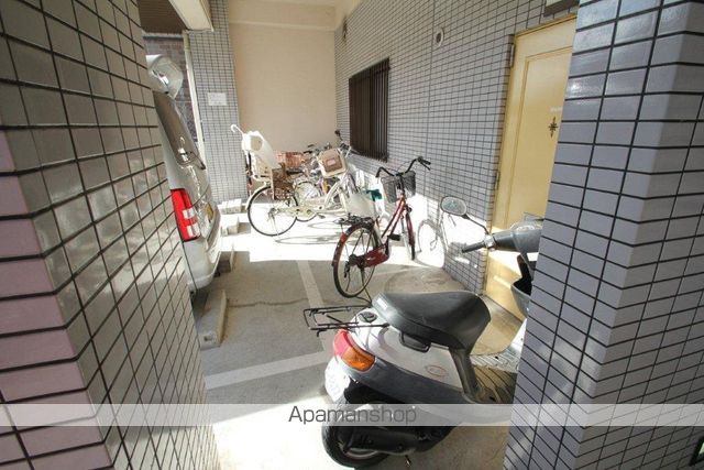 シンシア曽根西町レジデンスの玄関写真