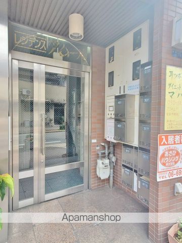 レジデンス・アムールの玄関写真