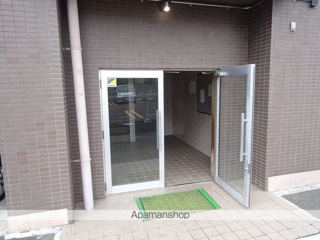 ベルコムン原町の玄関写真