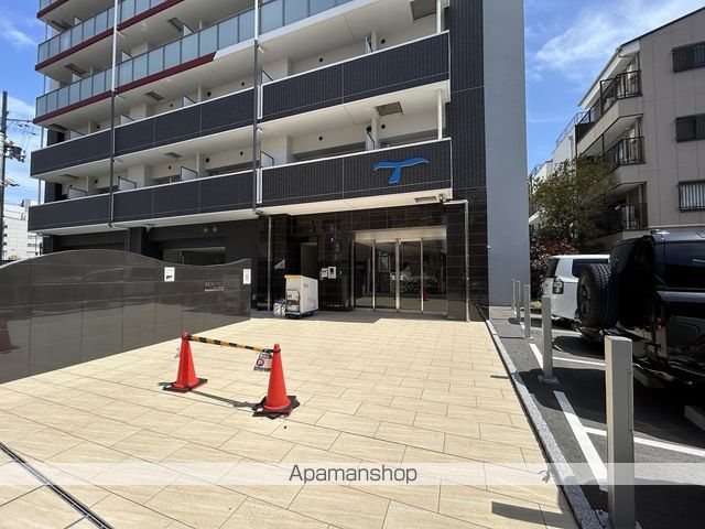 SERENITE十三ミラクの玄関写真