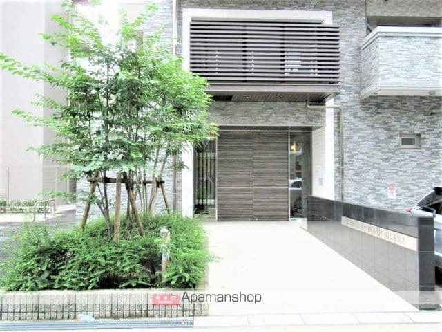ESLEAD京橋グランツの玄関写真