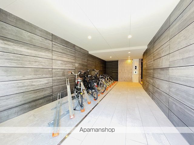 リーデンス今池の玄関写真