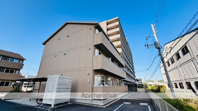 キャルル B棟の外観写真