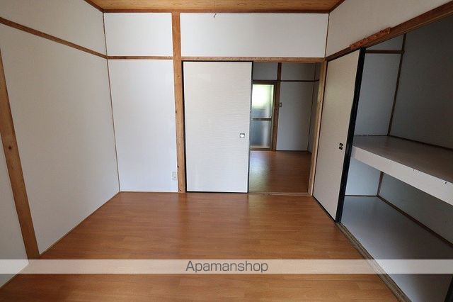 上田住宅 平屋建の内装写真
