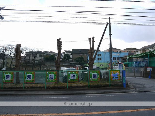 ラークヒルズKの周辺写真
