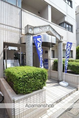 メゾン・ド・ヴィラージュの玄関写真