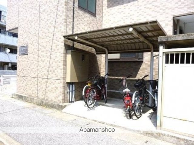 シャトーヤジマ弐号館の外観写真