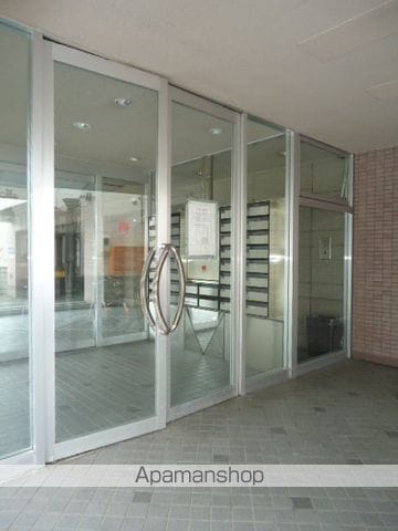 ビッグバーンズマンションN11の玄関写真