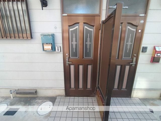 京阪電気鉄道京阪線 萱島駅 徒歩9分 2階建 築31年の玄関写真