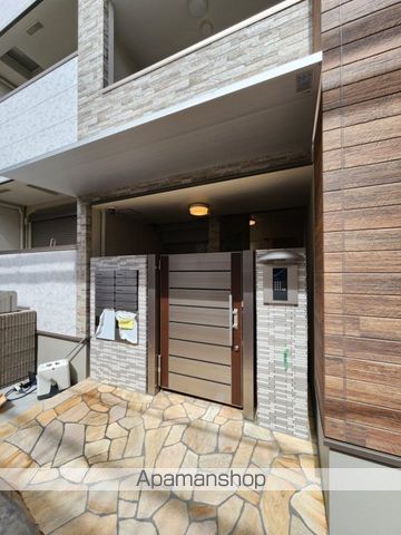 フジパレス堺浜寺石津III番館の玄関写真