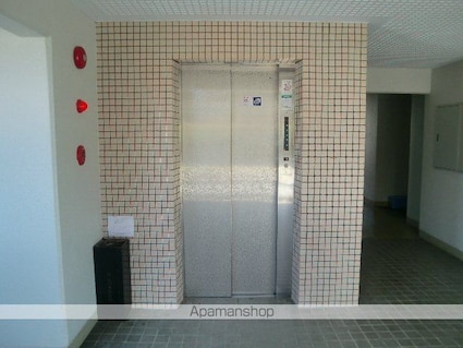 フリーデン西開発[2LDK/64.18m2]の共用部2