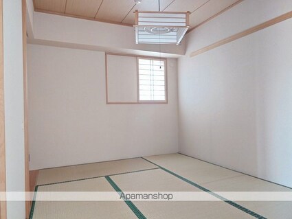 グランヴィ国母[1R/83.39m2]の内装2