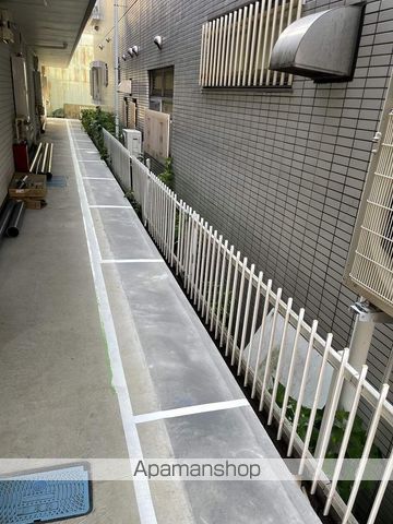WISTERIA藤沢本町の玄関写真