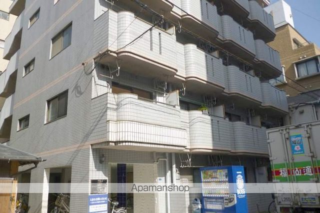 ビッグバーンズマンション新屋敷の外観写真
