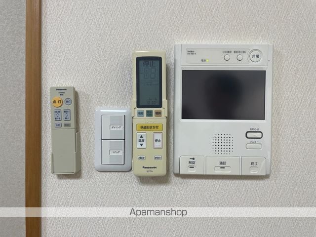 ロイヤルガーデン伊福町の内装写真