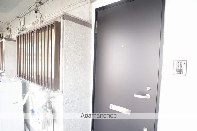 白芳荘8号館の玄関写真