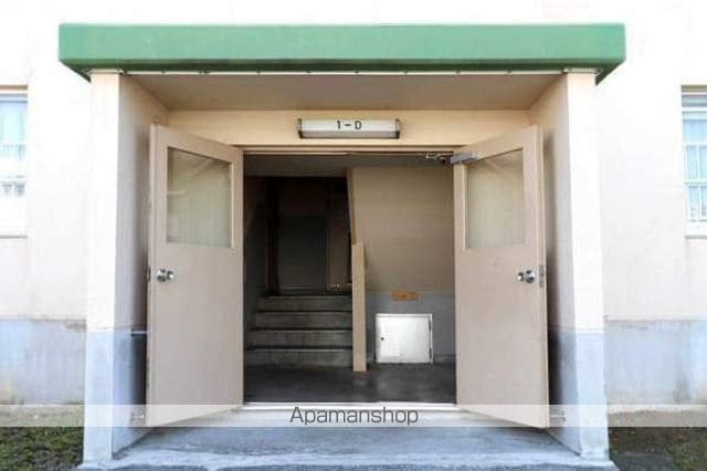 ビレッジハウス東月寒4号棟の玄関写真