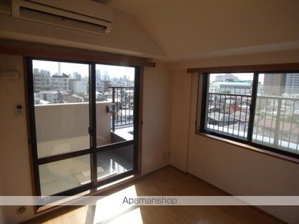 モア・クレスト上池袋[1DK/30.4m2]のリビング・居間2