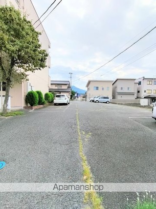 長野県須坂市墨坂４丁目[1LDK/39.85m2]の駐車場