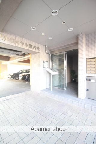 パルロイヤル東古松の玄関写真