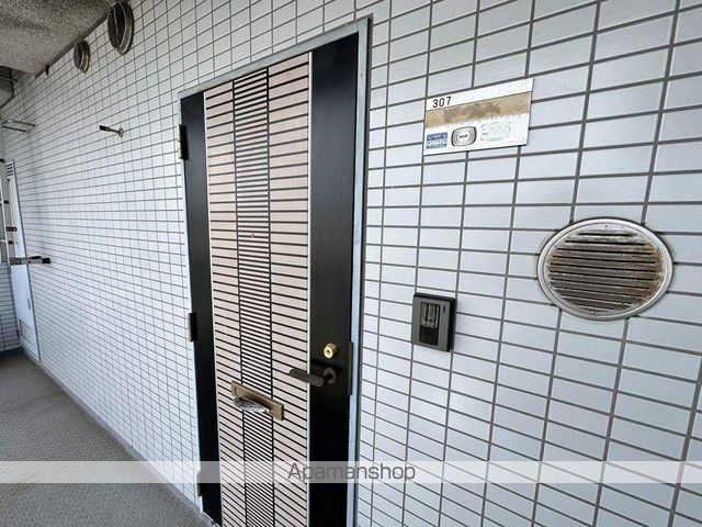 レジデンスインZAMAの玄関写真