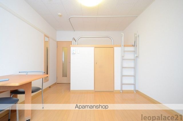 レオネクストVISTAIIIの内装写真