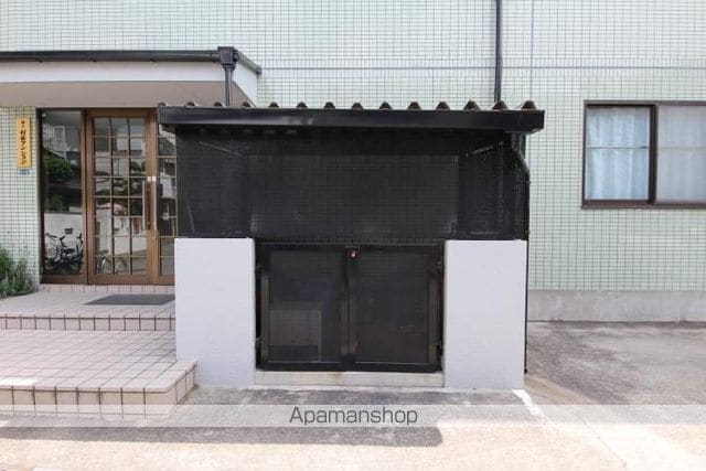 第3村西マンションの玄関写真