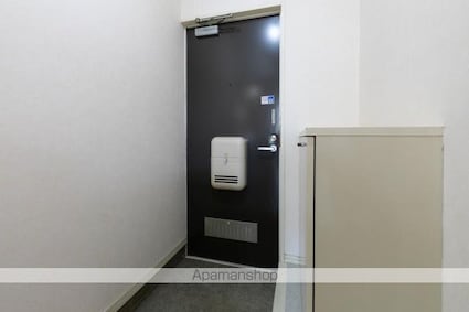 フォレスト三条[1K/19.87m2]の玄関