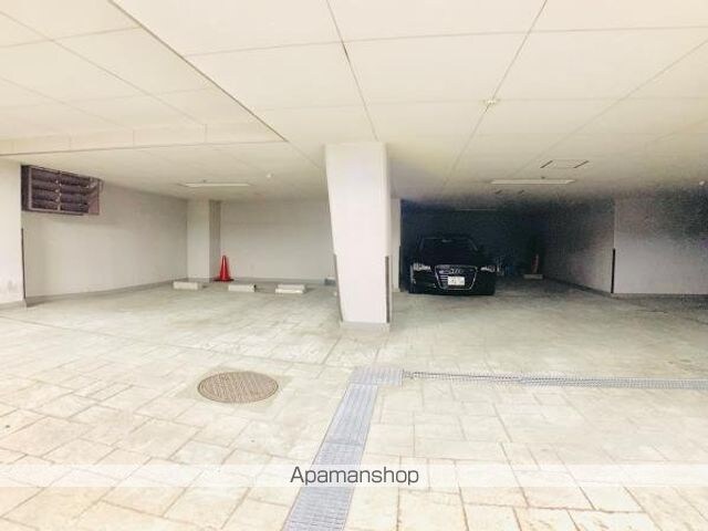 ｈｏｗｆｆ　ＲＥＬＡＸ三軒茶屋[2LDK/97.66m2]の駐車場