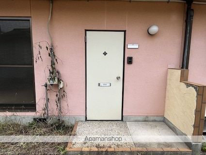 滋賀県彦根市鳥居本町[2LDK/62.8m2]のエントランス2