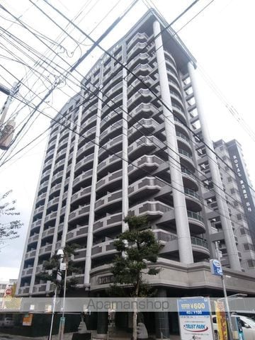 ロイヤル渡辺通の外観写真