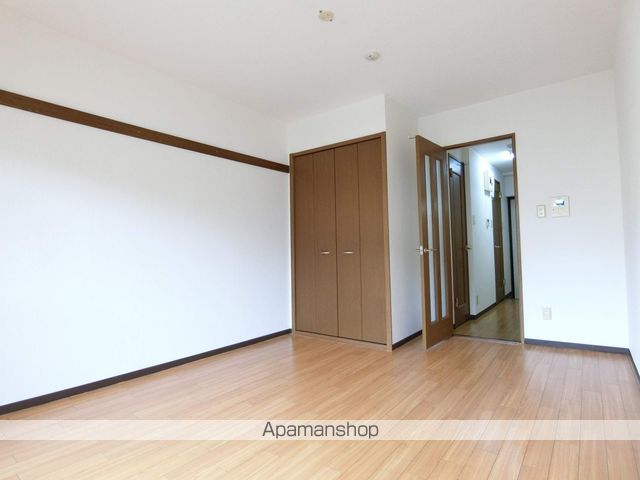 Mansion JULIAIIの内装写真
