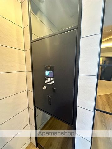 ラティエラ上野入谷の玄関写真