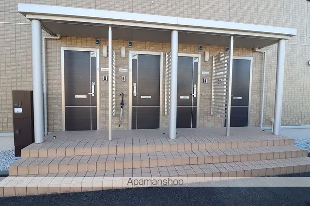 アヴニール優 B棟の玄関写真
