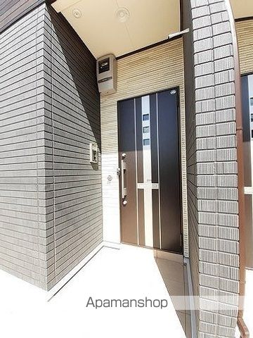 ヴィータ フェリーチェIの玄関写真