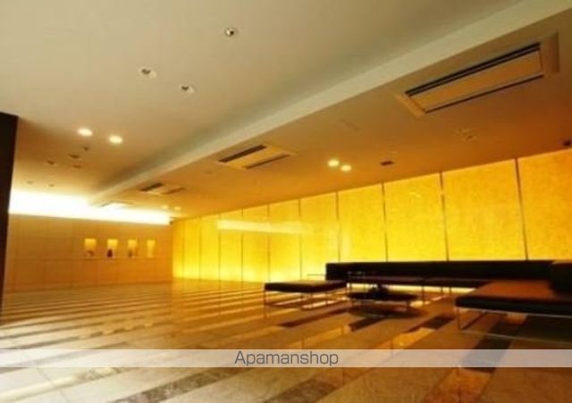 ランテンヌ四谷の玄関写真