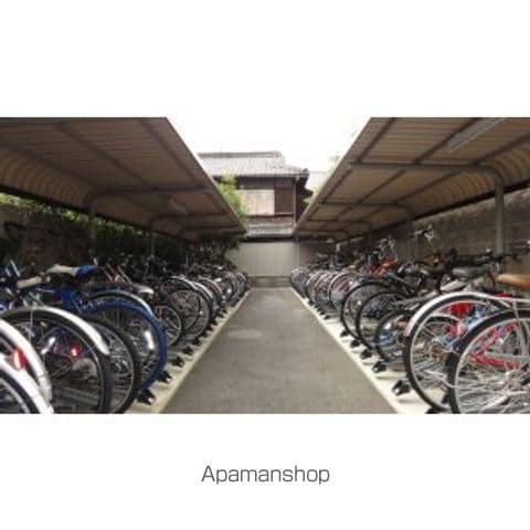 AXIS桜通内山の内装写真