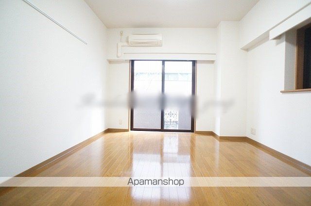 グリフィン新横浜・アリーナ前の内装写真