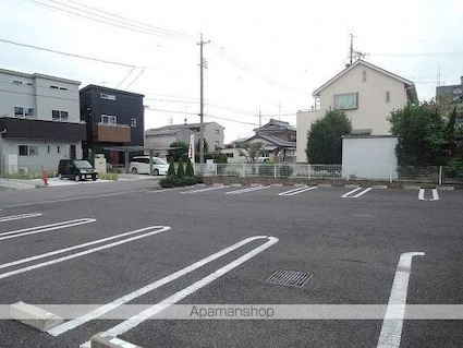 愛知県一宮市若竹４丁目[2LDK/62.45m2]の駐車場1