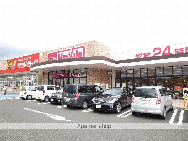リベラルポート中央の周辺写真