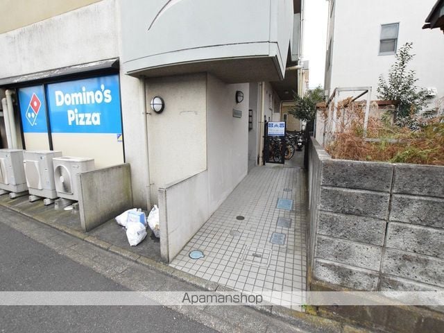 サーティーフォービルの玄関写真