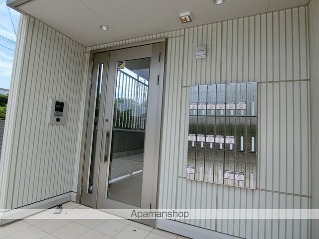 DーROOM RIVIEREの玄関写真